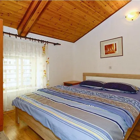 One-bedroom In V Apartamento