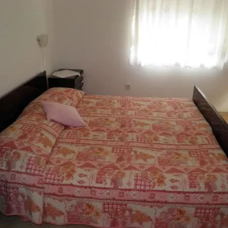 One-bedroom In V